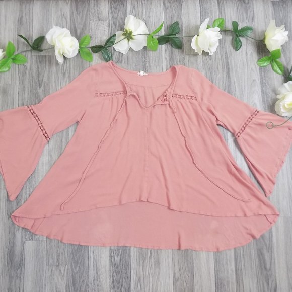 En Creme Tops - ❤En Creme cream color boho blouse Super soft